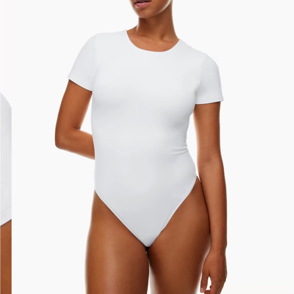 Aritzia Babaton Contour Crew Shortsleeve Bodysuit